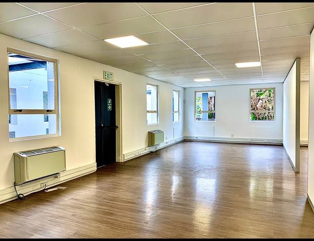 173M² OFFICE TO LET IN PLUMSTEAD